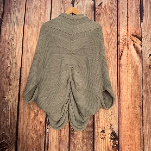 🌿5/$25 Sale Oatmeal Colored Wrap - Picture 4 of 4